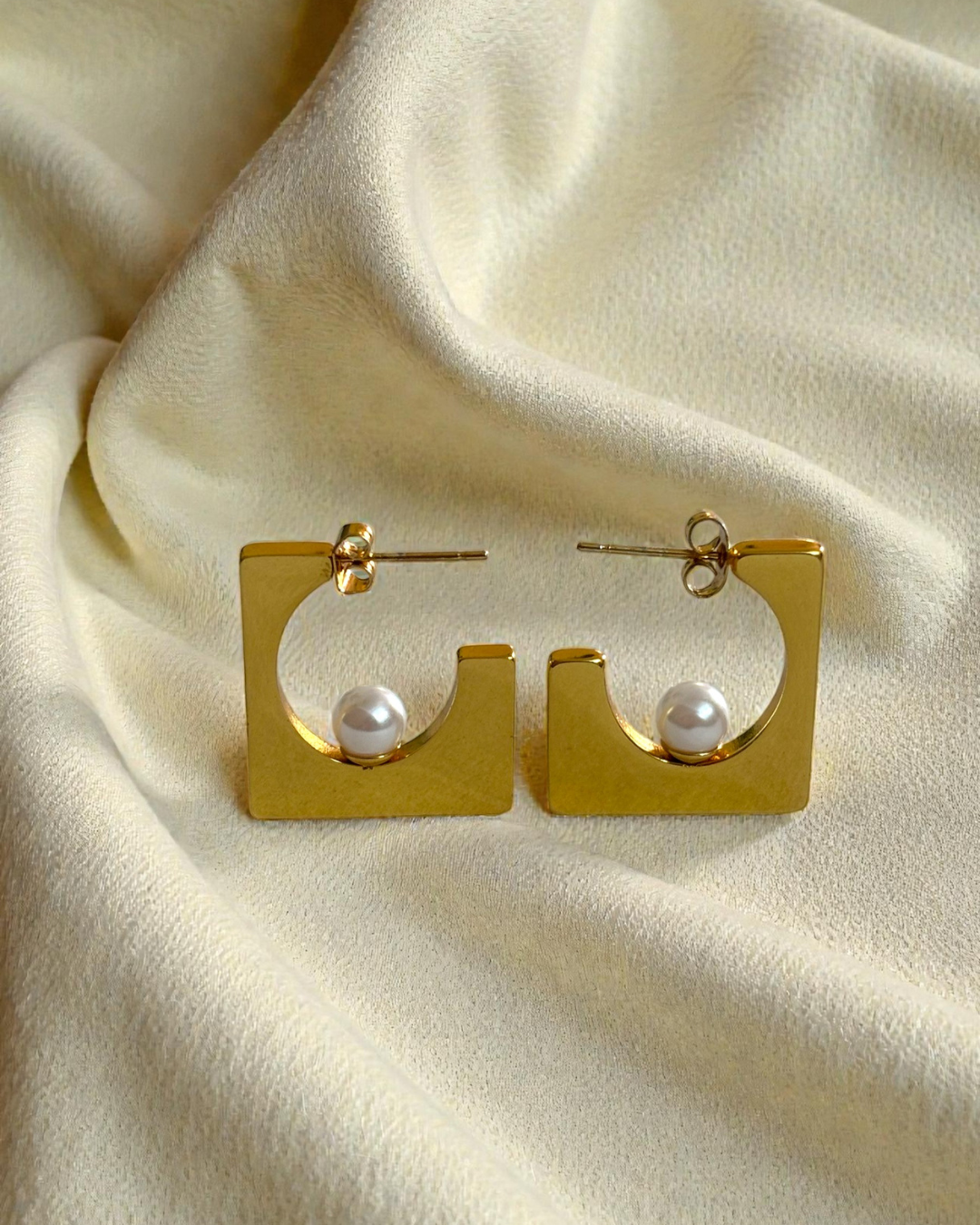 Pearl Square Hoops